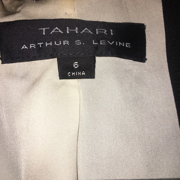 Tahari Blazer - Picture 3 of 3